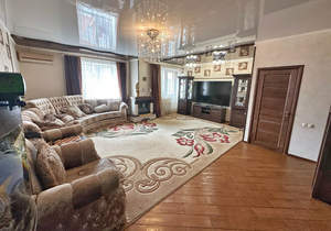 5-к квартира, вторичка, 200м2, 3/4 этаж