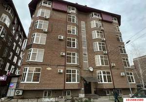 2-к квартира, вторичка, 64м2, 1/6 этаж