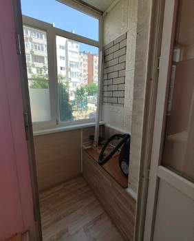 2-к квартира, вторичка, 58м2, 1/6 этаж