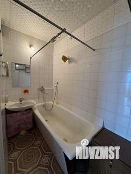 4-к квартира, вторичка, 74м2, 9/9 этаж