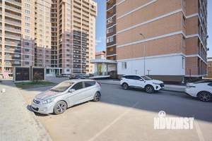 2-к квартира, вторичка, 60м2, 1/16 этаж